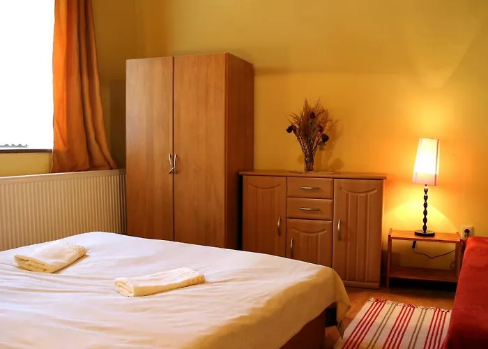 克雷门尼斯克旅馆 招待所 Banská Štiavnica